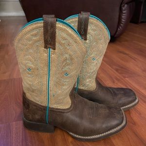 Girls Ariat Cowboy boots